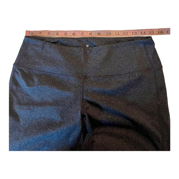 Athleta Chatarunga Heather Gray Petite Legging Capri Inseam 24” Style 919052 - Picture 7 of 14